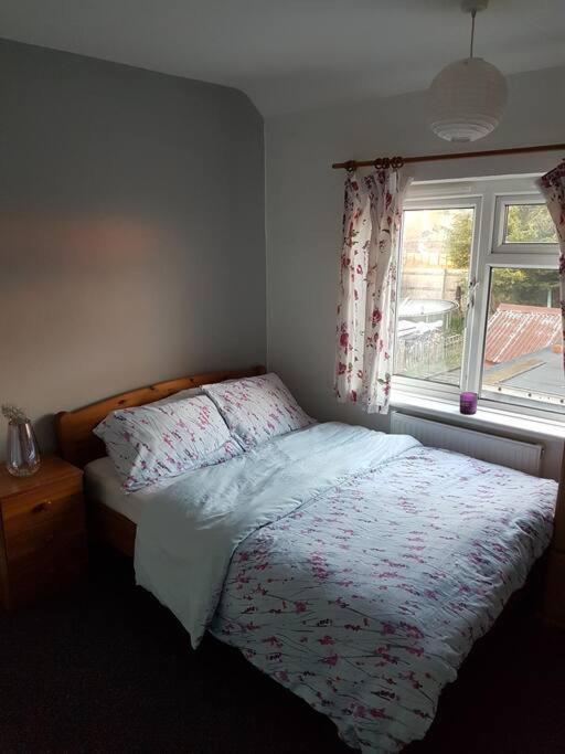 Two Bedroom Maisonette Close Towarwick Uni Ковентрі Екстер'єр фото
